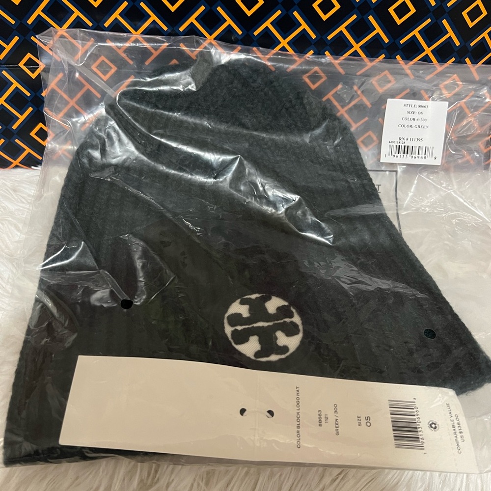 Authentic NWT Tory Burch Color Black Logo Hat Green